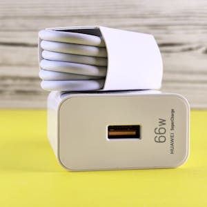 توصيلة شاحن ايفون باكت