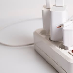 توصيلة كهرباء USB ملون