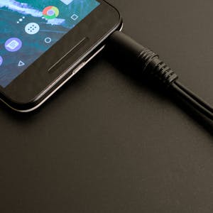 راس شاحن كهرباء ال تي أبو شاشة