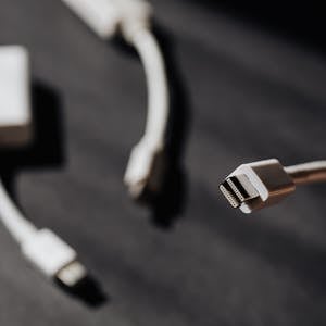 سلك شاحن كمبيوتر