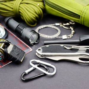 كشاف يد عسكري أبو علبة